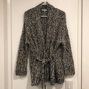 Madewell tied wool blend sweater with pockets.